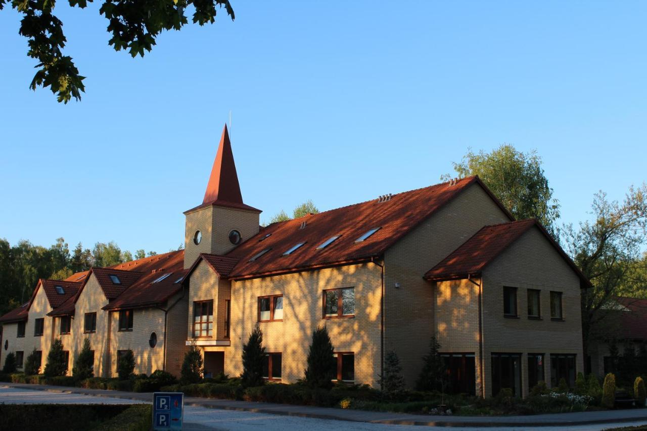 Uroczysko Porszewice - Osrodek Konferencyjno-Rekolekcyjny Hotell Pabianice Exteriör bild