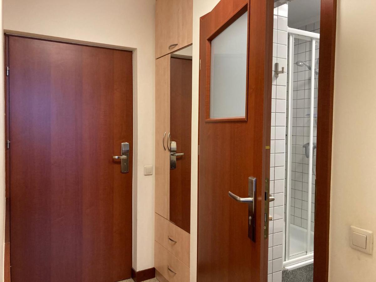 Uroczysko Porszewice - Osrodek Konferencyjno-Rekolekcyjny Hotell Pabianice Exteriör bild