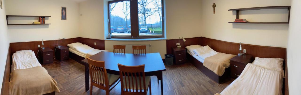 Uroczysko Porszewice - Osrodek Konferencyjno-Rekolekcyjny Hotell Pabianice Exteriör bild